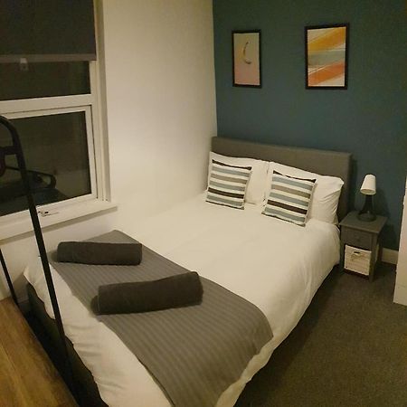 4 Bedrooms, Sleeps 10, Near Lfc & Efc Liverpool Exteriör bild
