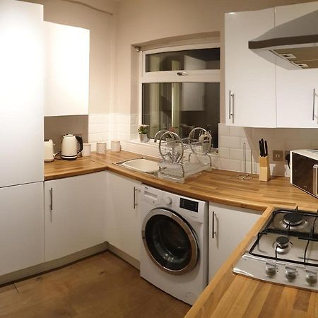 4 Bedrooms, Sleeps 10, Near Lfc & Efc Liverpool Exteriör bild