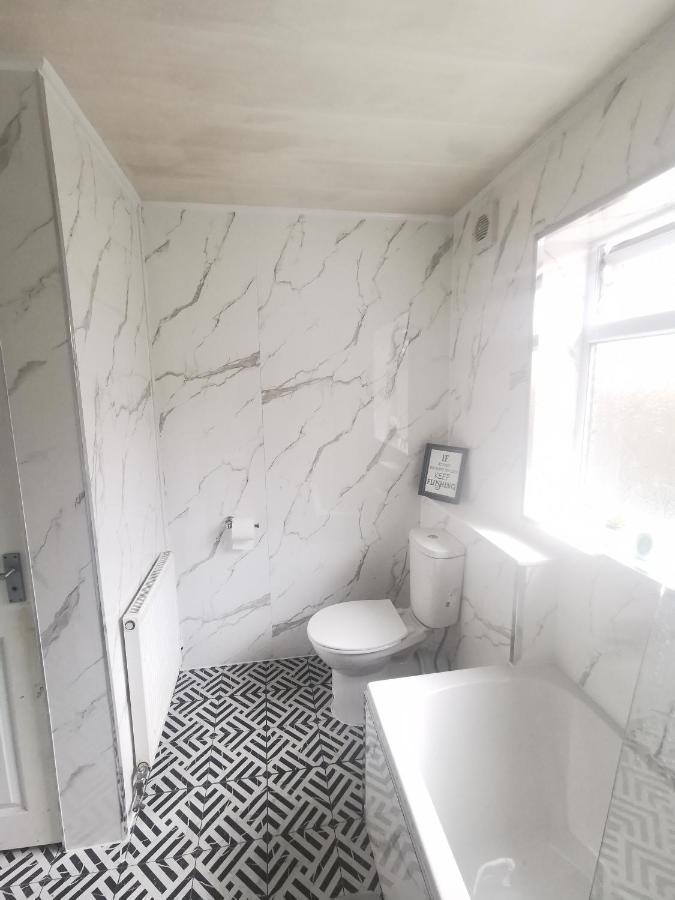 4 Bedrooms, Sleeps 10, Near Lfc & Efc Liverpool Exteriör bild