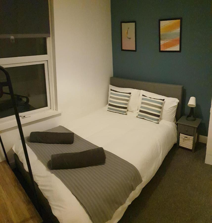 4 Bedrooms, Sleeps 10, Near Lfc & Efc Liverpool Exteriör bild