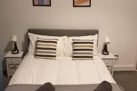 4 Bedrooms, Sleeps 10, Near Lfc & Efc Liverpool Exteriör bild