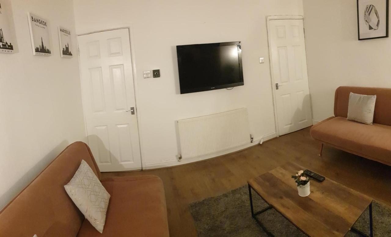 4 Bedrooms, Sleeps 10, Near Lfc & Efc Liverpool Exteriör bild